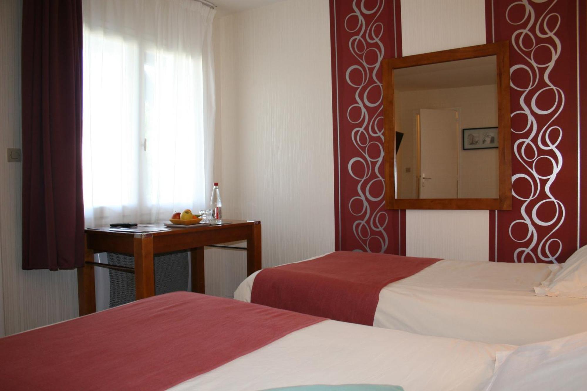 Hotel Capricorne Vendôme Oda fotoğraf